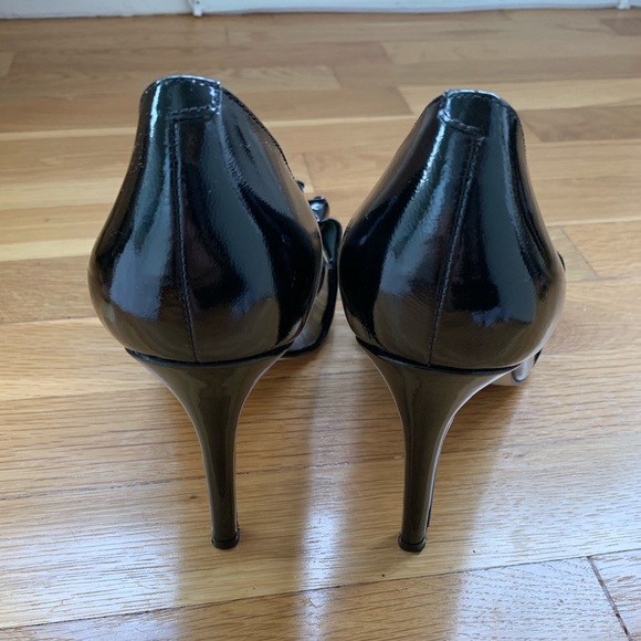 Patent leather black ruffle heel - Picture 4 of 6